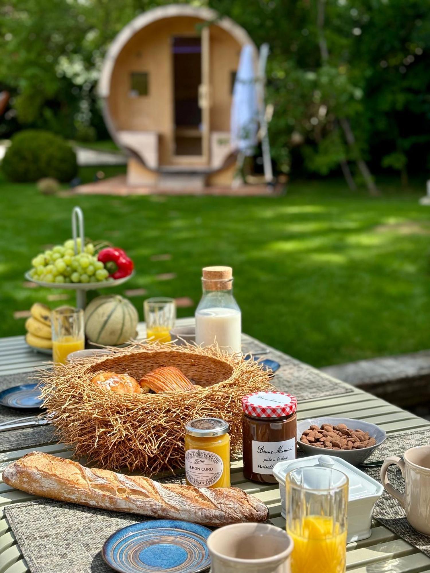 La Petite Maison De Giverny - Gite De Charme 5 Etoiles Au Coeur Du Village - 3 Chambres Εξωτερικό φωτογραφία